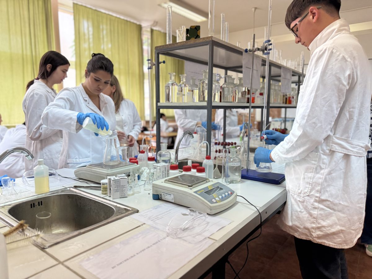 Подршка ГО Медијана савременом образовању: ученици Прехрамбено-хемијске школе први пут матурски испит полагали практично