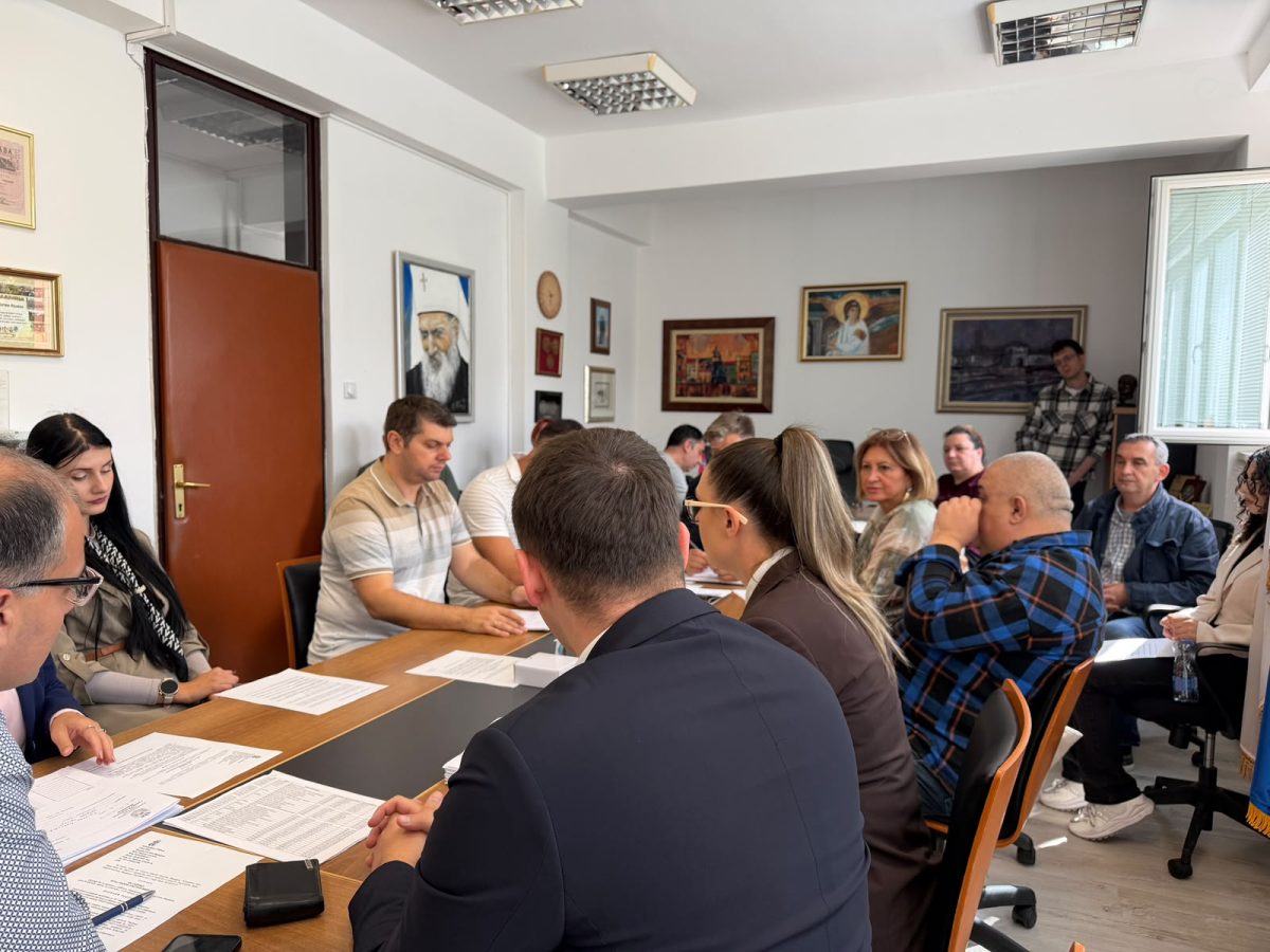 Учесници радионице „Владавина права почиње од нас“ присуствовали седници Већа Градске општине Медијана и представили Иницијативу за увођење посебног програма подршке за младе